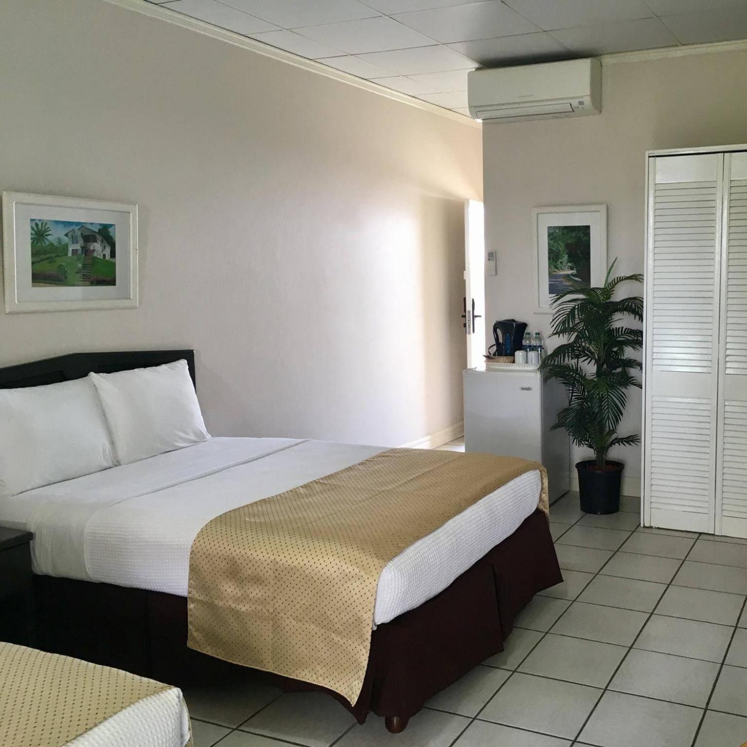 The Royal Hotel San Fernando Exterior photo